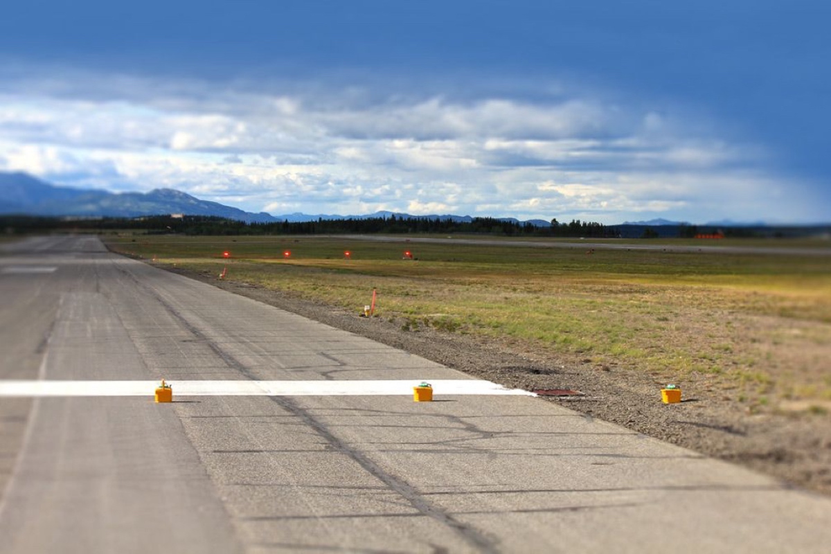 Portable-airfield-lighting-at-northern-canadian-international-airport