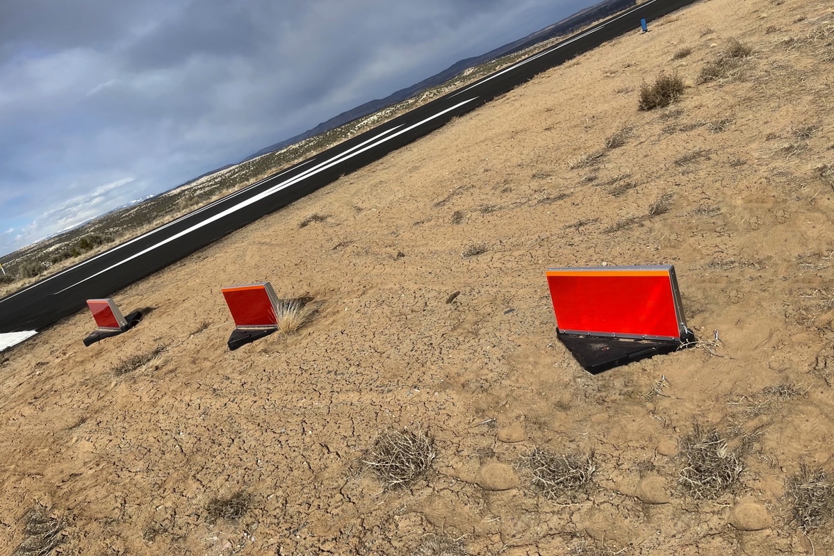 reflective-runway-markers-solution-at-private-airport-24-7-operations