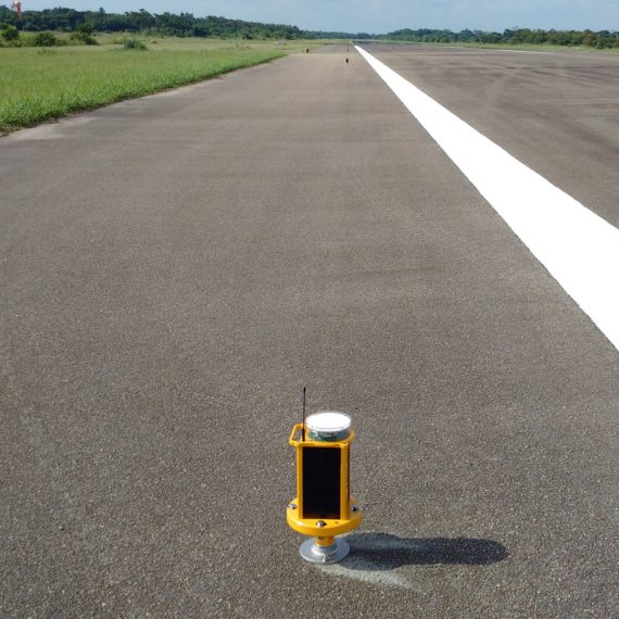 solar-runway-lighting