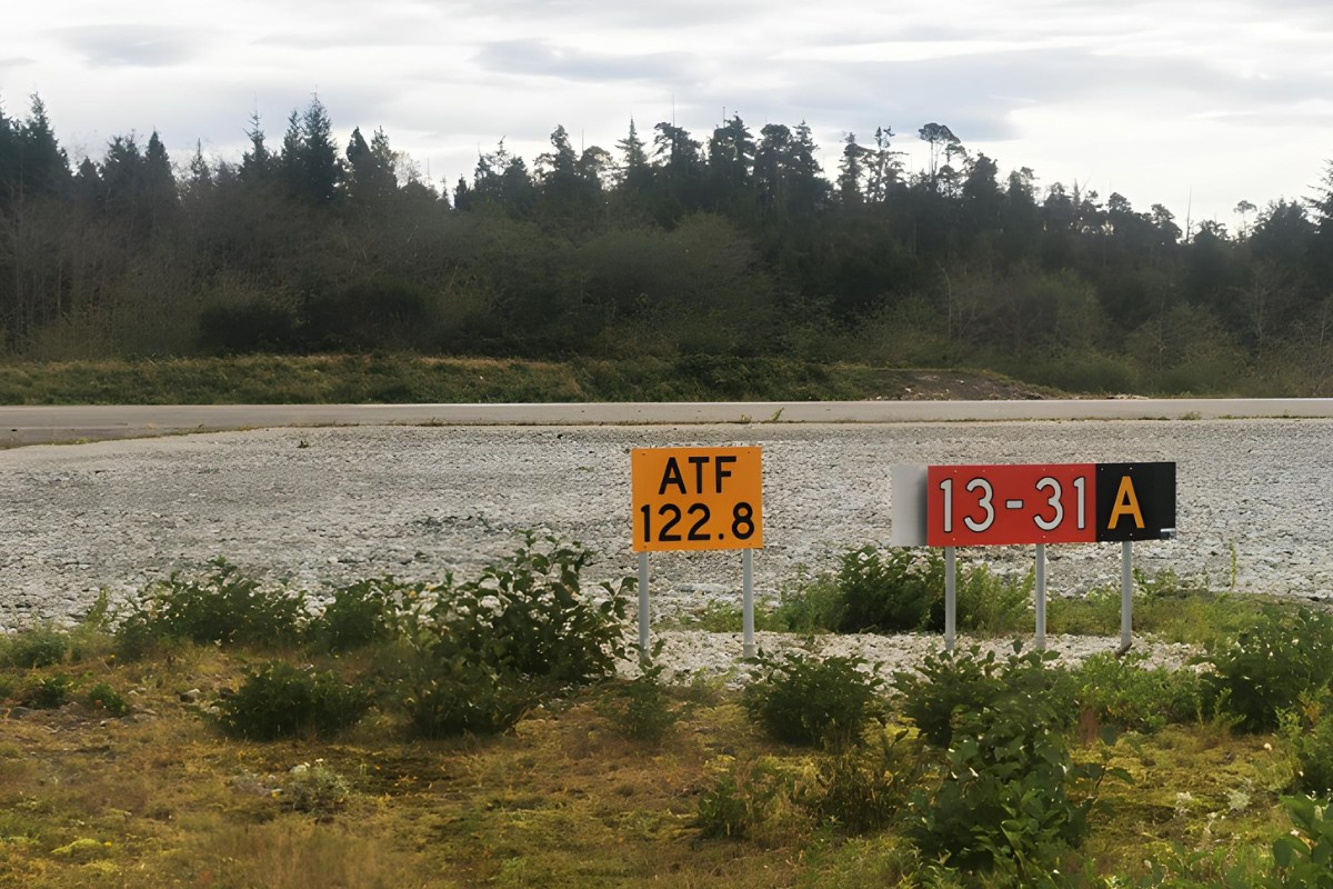 Airfield Signage-solar-airport-lighting-1